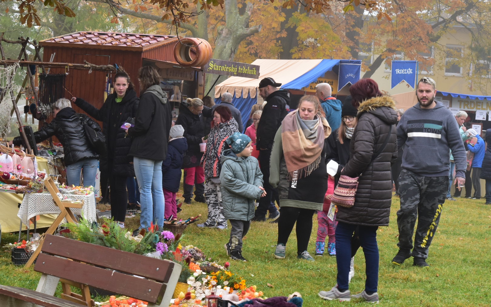 OBRAZEM: V Litvínově byla oslava sklizně a řemesel. Počasí návštěvníky neodradilo