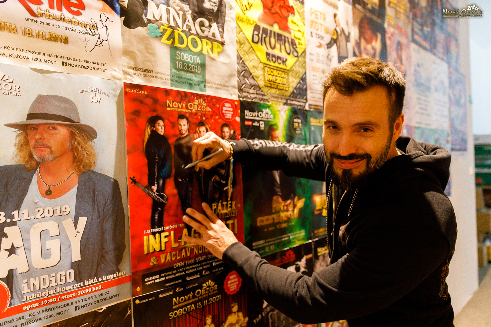FOTO: Nový Obzor hostil zpěváka Václava Noid Bártu a skupinu Inflagranti