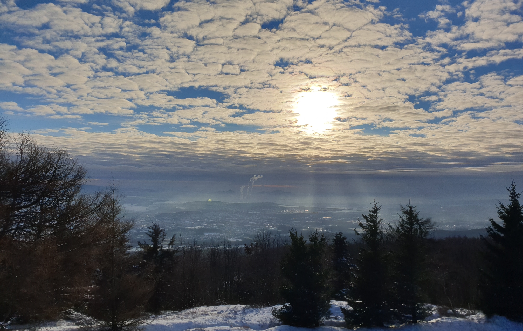 POČASÍ: Do ČR vtrhne horký vzduch, který přinese oteplení