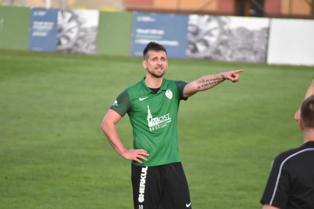 FOTBAL: Most se vrací z Kolína s debaklem