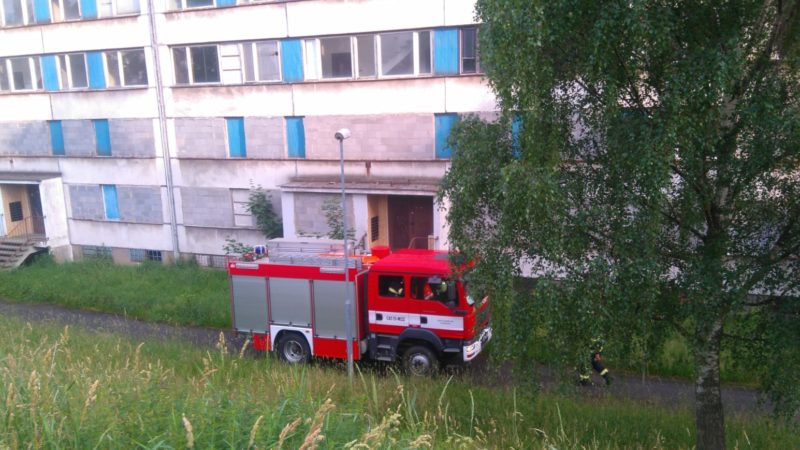 AKTUÁLNĚ: Několik hasičských jednotek zasahuje u požáru v Janově