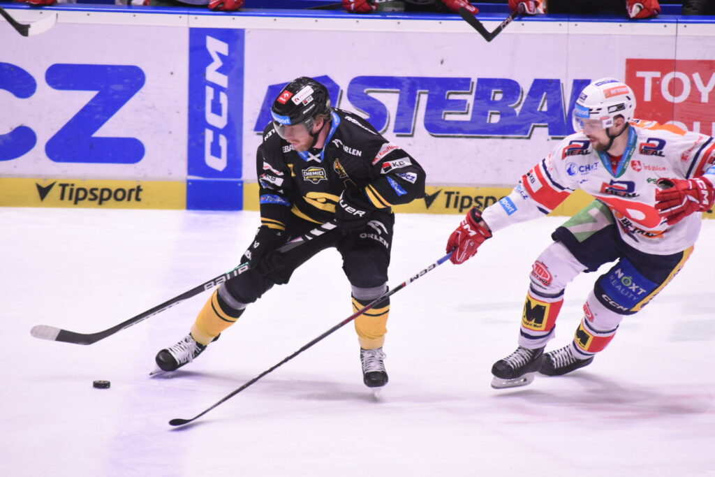 HOKEJ: Přestřelkou se Litvínov rozloučil s letošní sezónou. Pardubice postupují do finále