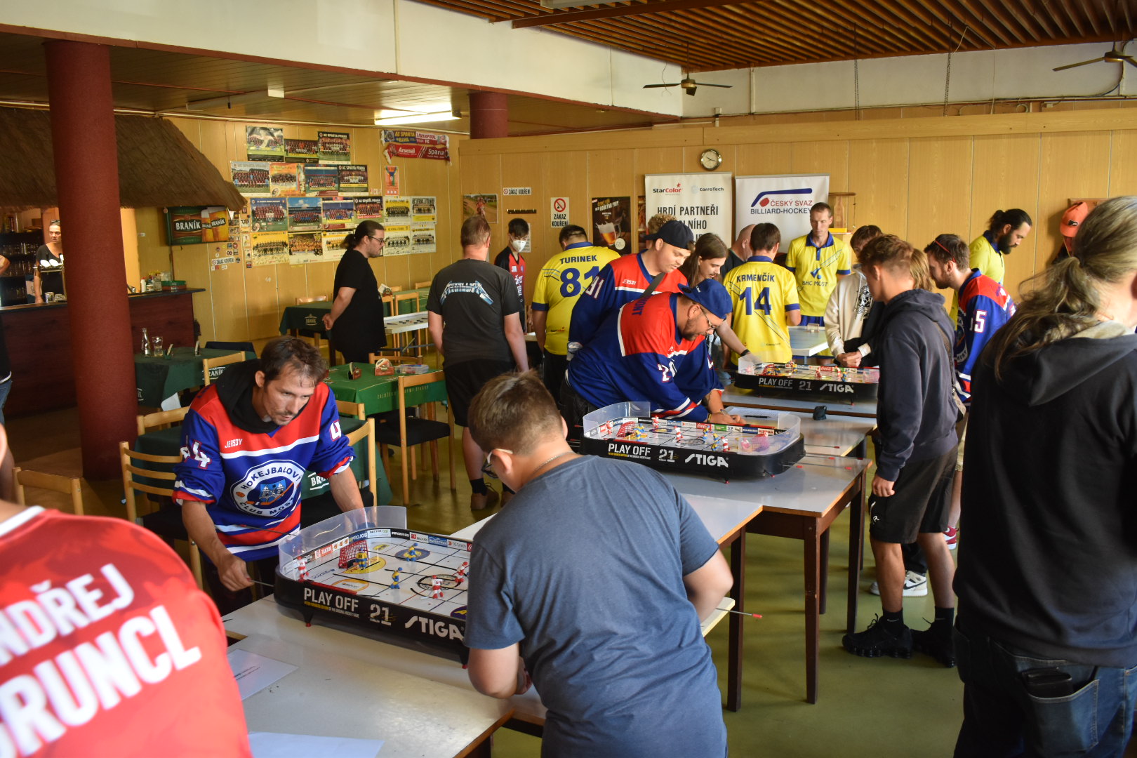 TIPY NA VÍKEND: Poslední bleší trhy, ohňová show nebo vánoční turnaj ve stolním hokeji