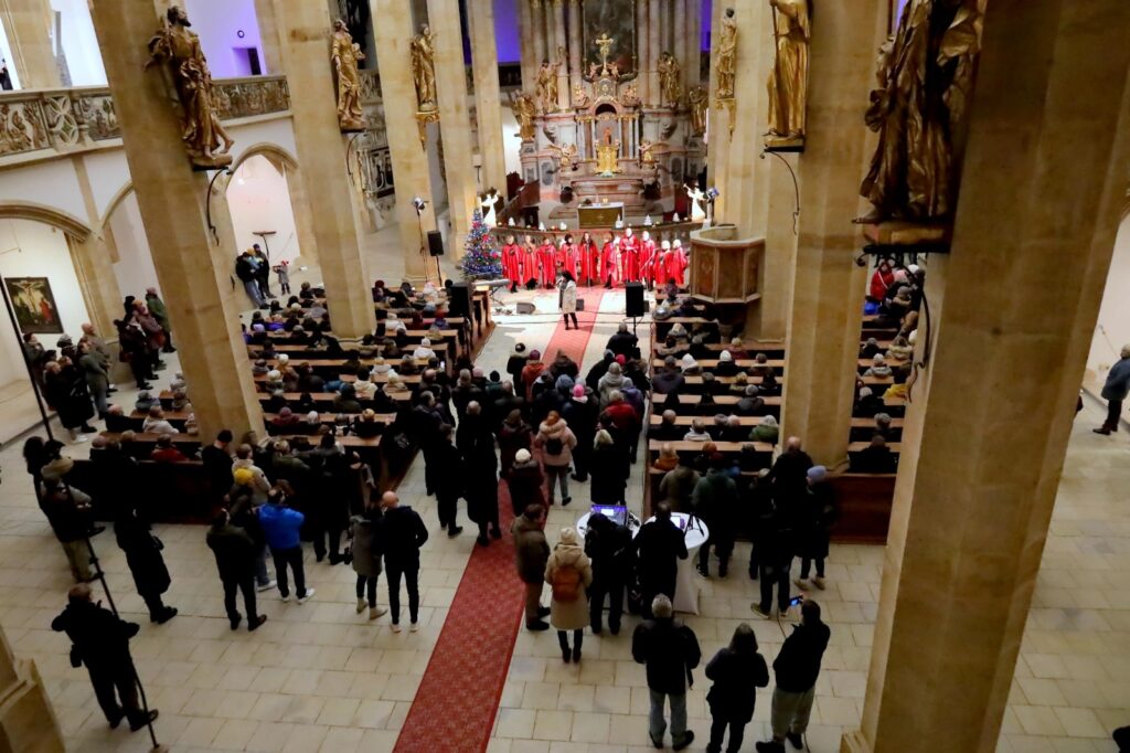 TIPY NA VÍKEND: Vánoční párty, varhanní koncert nebo hokej