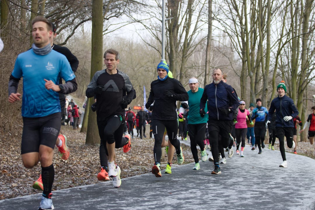 FOTO: Silvestr v pohybu! Běžci zaplnili areál Benedikt