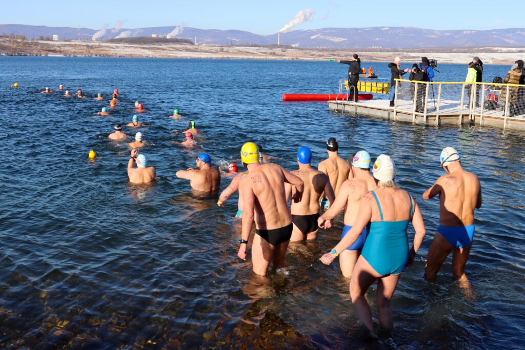 TIPY NA VÍKEND: Otužilci na jezeře, divadelní představení nebo akvarijní trhy