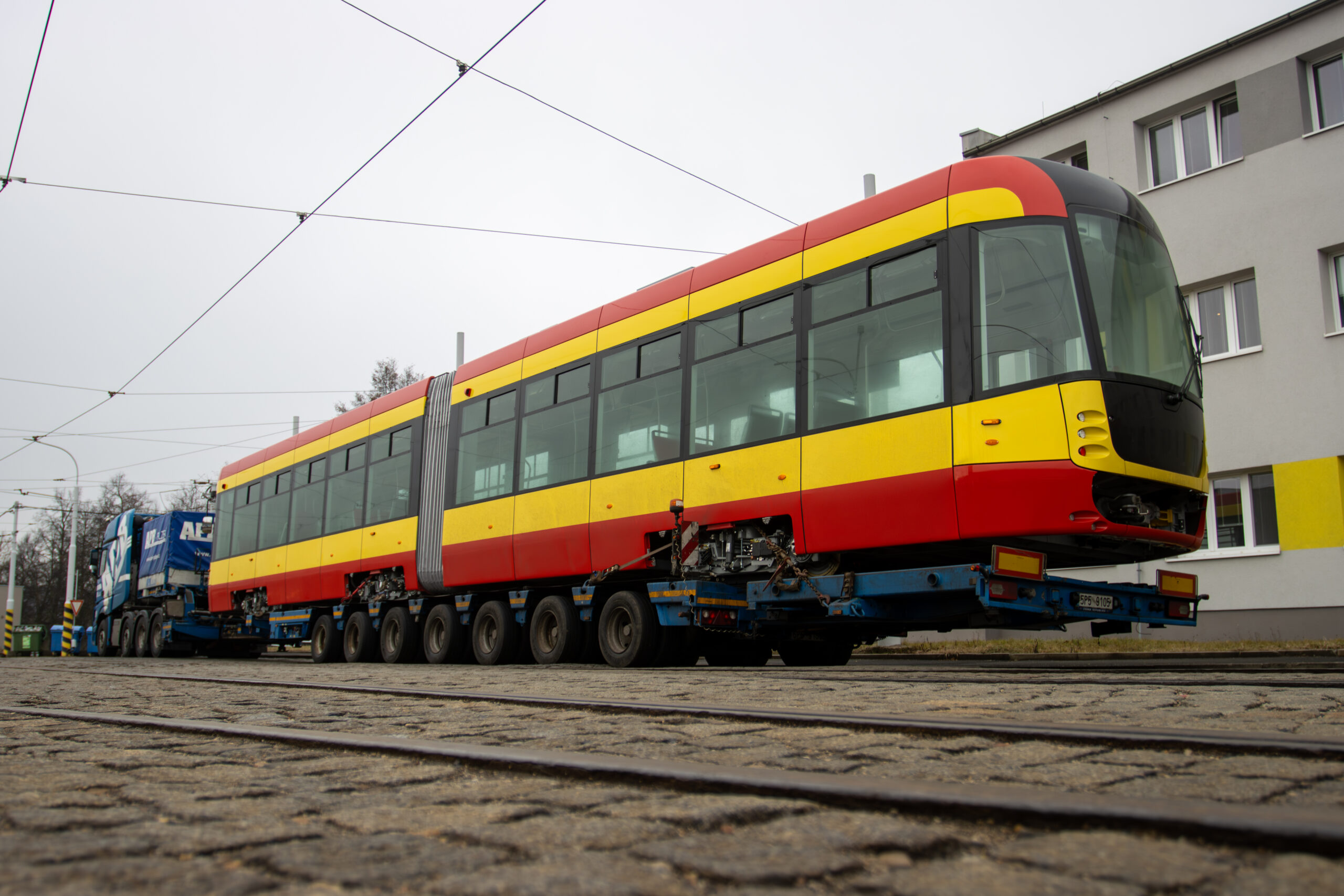 ZAJÍMAVOST: Obnova tramvajového parku pokračuje! Do Mostu dorazila druhá EVO2