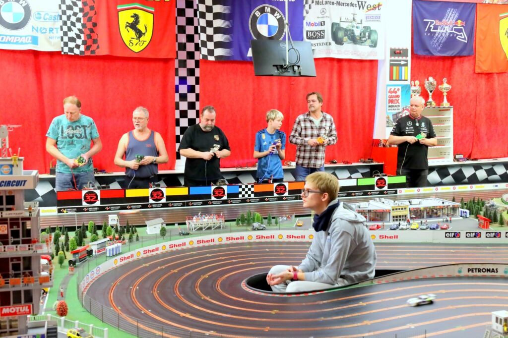 CHYSTÁ SE: Adrenalin na miniaturní trati! Most hostí závody MČR GT3