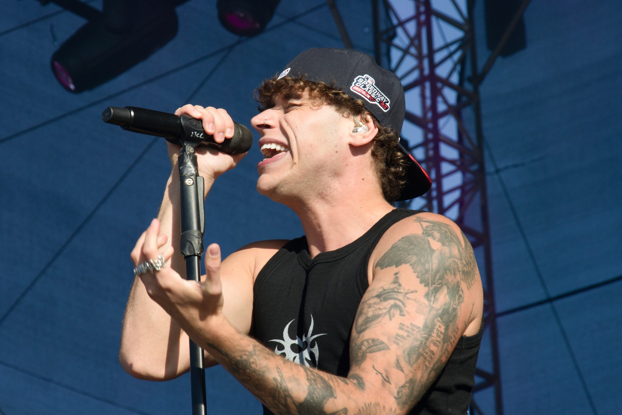 POZVÁNKA: Sofian Medjmedj přiveze do Mostu „26 Sunset Tour“. Benedikt čeká velký hudební večer