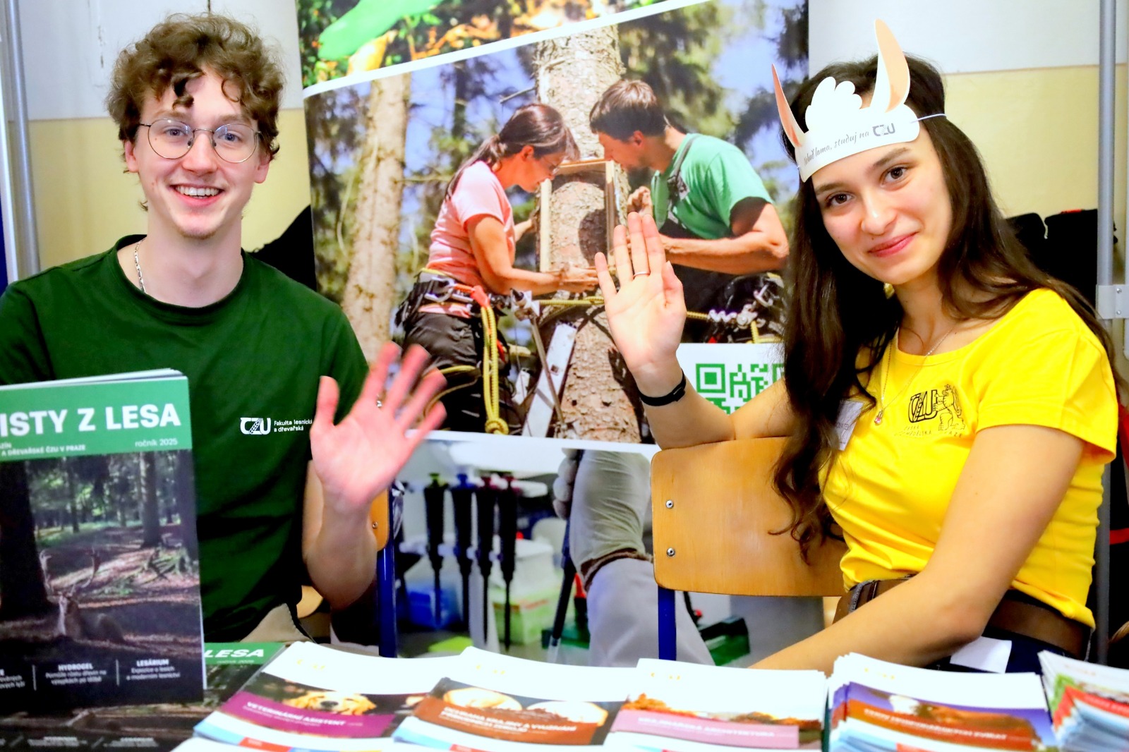 FOTO: V Mostě se konal 18. ročník SOKRATES 2. Studentům představil desítky škol