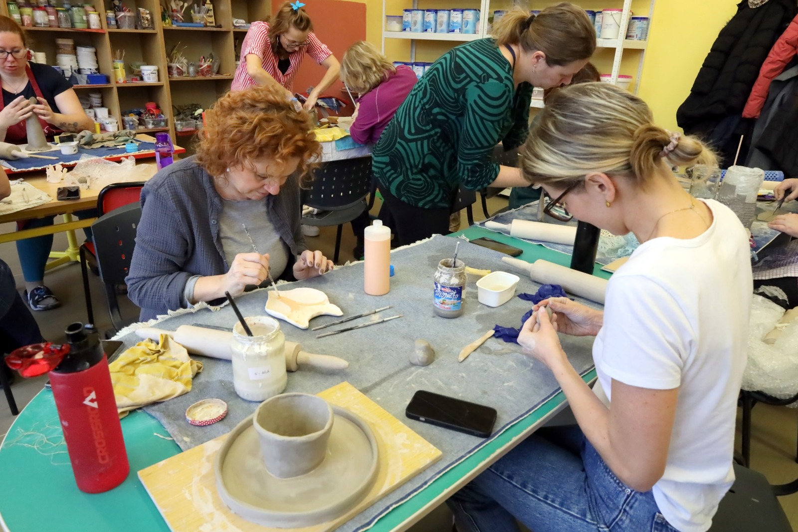 FOTO: Mostecké SVČ ožilo keramikou! Účastníci tvořili originální výrobky