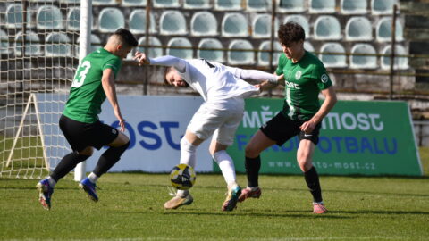 FOTBAL: Mostečtí fotbalisté doma zdolali Neratovice