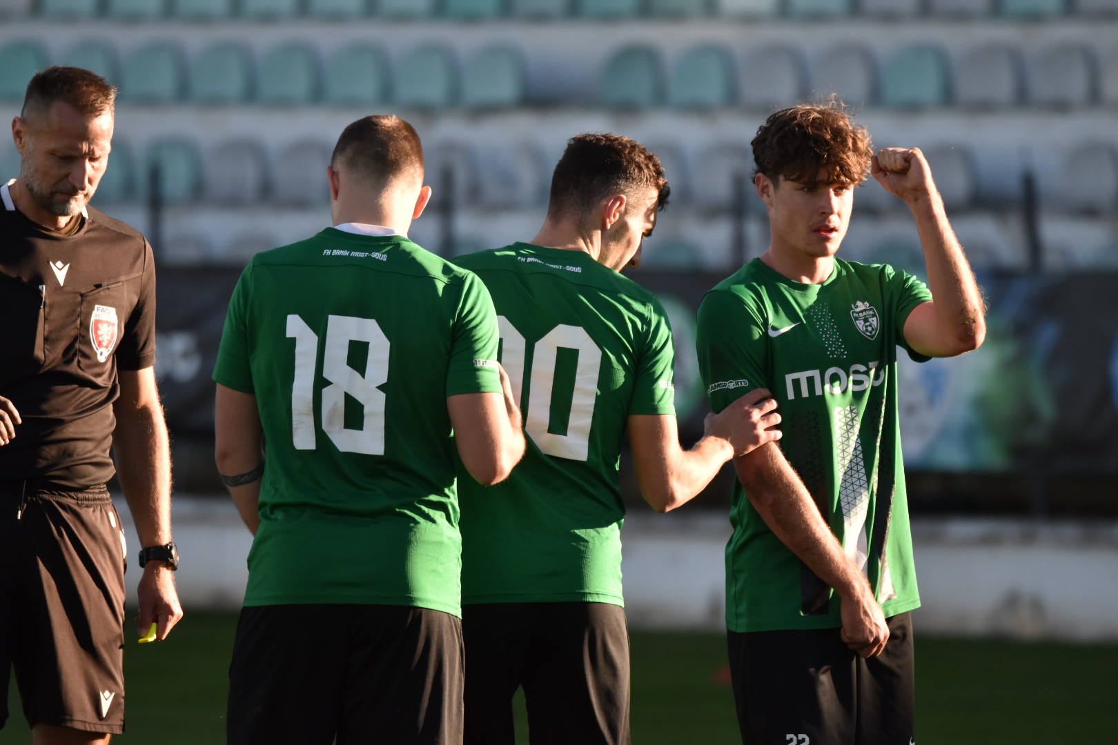 FOTBAL: Most smazal dvougólové manko a z Pardubic veze bod!