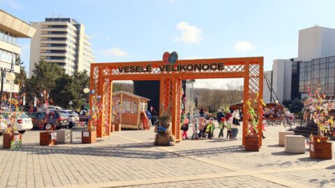 AKTUÁLNĚ: V Mostě začal Velikonoční jarmark. Potrvá do 4. dubna