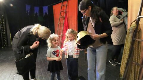 FOTO: Noc divadel v Litvínově nabídla pohádku Princ Bajaja i večerní program pro veřejnost