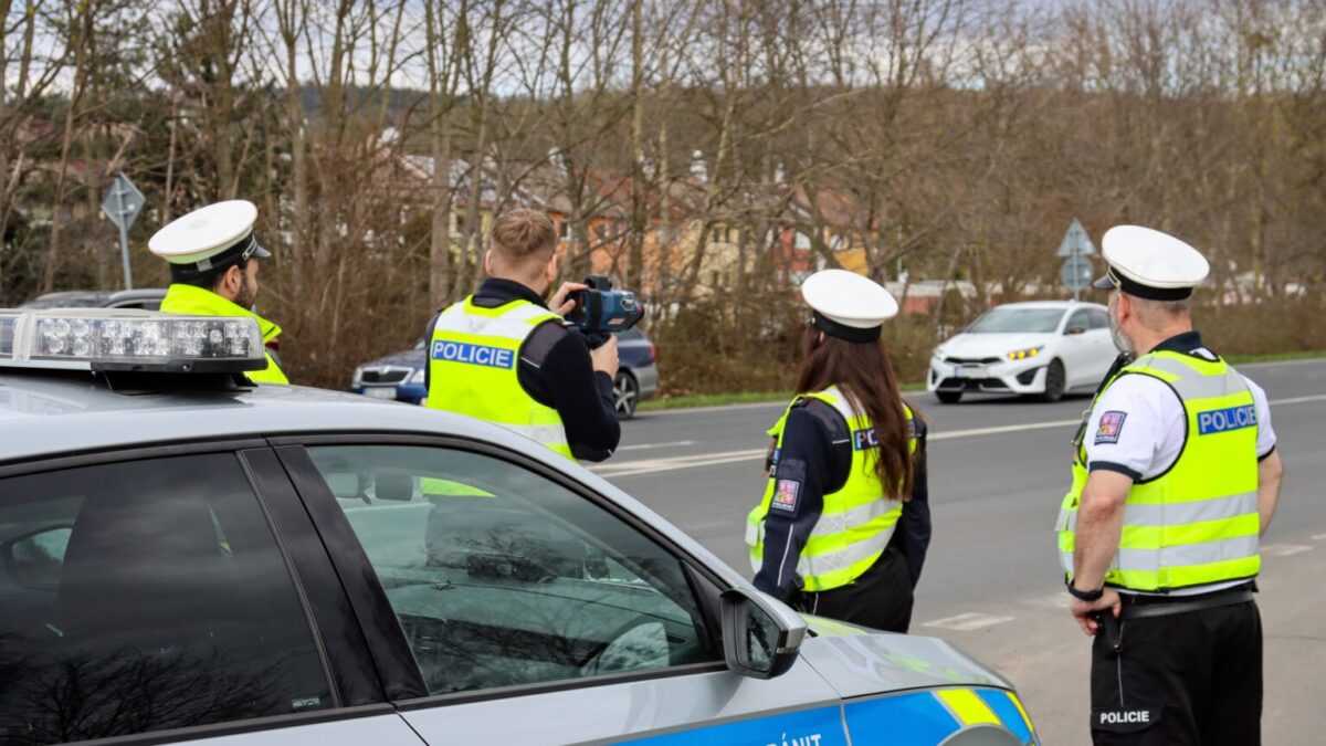 POZOR! Už zítra vyrazí policie na Mostecku měřit rychlost v rámci Speed Marathonu. Víme kde se bude měřit