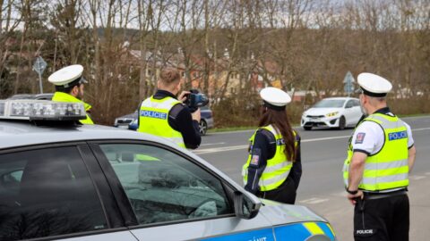 POZOR! Už zítra vyrazí policie na Mostecku měřit rychlost v rámci Speed Marathonu. Víme kde se bude měřit
