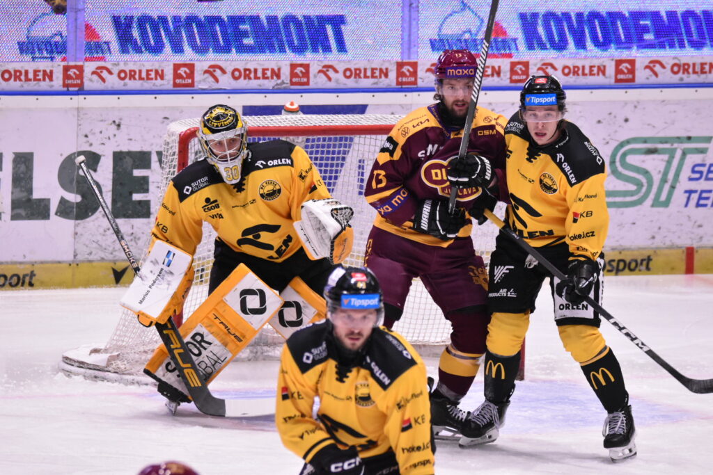 OBRAZEM: Litvínov je krok od záchrany! V Jihlavě jasně dominoval a vede už 3:0 na zápasy