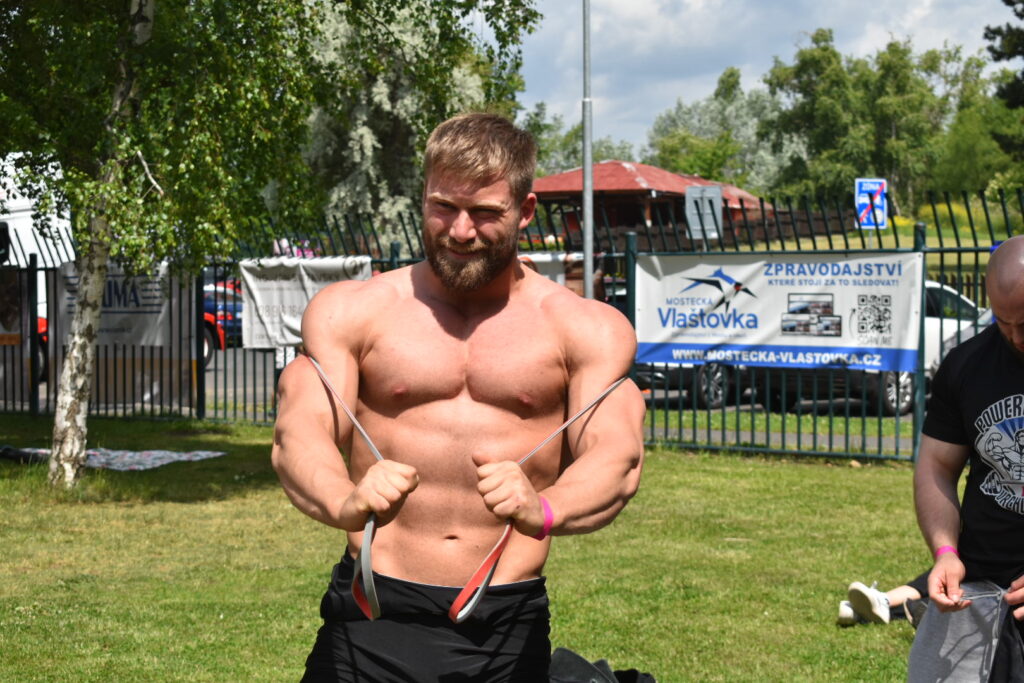 ZAJÍMAVOST: Pohárovka v Mostě roste. Ze skromné akce je dvoudenní festival, který pomáhá i spojuje