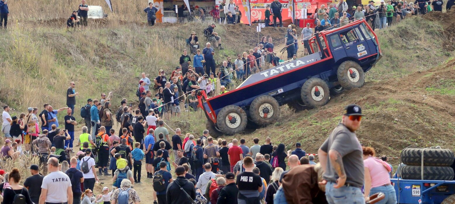 OBRAZEM: Bahno, svahy a kameny! Truck Trial v Braňanech znovu prověřil limity strojů