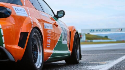 POZVÁNKA: Závodní seriál Carboniacup zahájí sezonu v Mostě