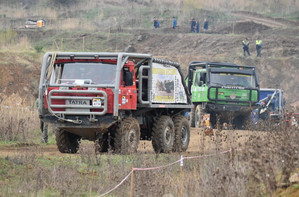 CHYSTÁ SE: Burácející speciály projedou Horním Jiřetínem. Truck Trial Team slaví výročí