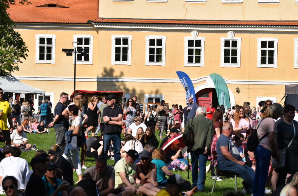 CHYSTÁ SE: Zámecké kulturní léto opět rozezní nádvoří litvínovského zámku