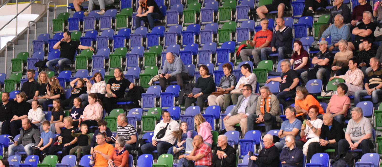 HÁZENÁ: Most zvládl první krok za bronzem. Duel přilákal jen hrstku fanoušků