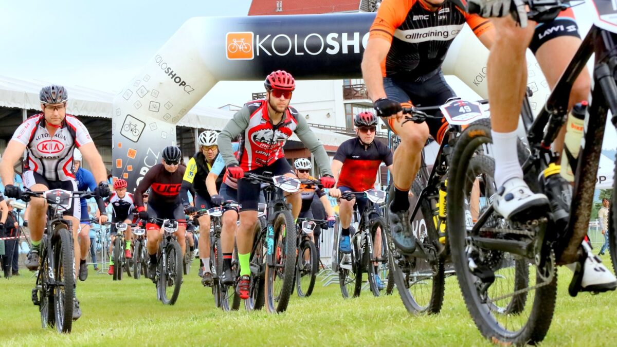OBRAZEM: Mostecký Hipodrom ovládl tradiční EXTREM Bike. Cyklisté a nově i běžci bojovali s náročnými tratěmi