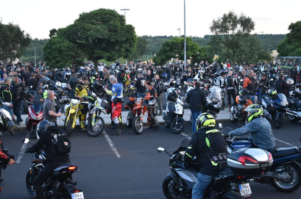 TIPY NA VÍKEND: Tradiční bleší trhy, sraz motorkářů nebo benefiční koncert