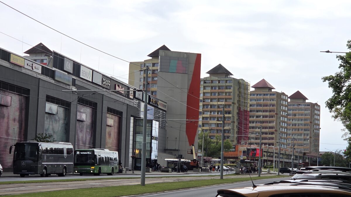 ZAJÍMAVOST: Věž Centralu se mění v obří plátno. Vzniká na ní nové umělecké dílo
