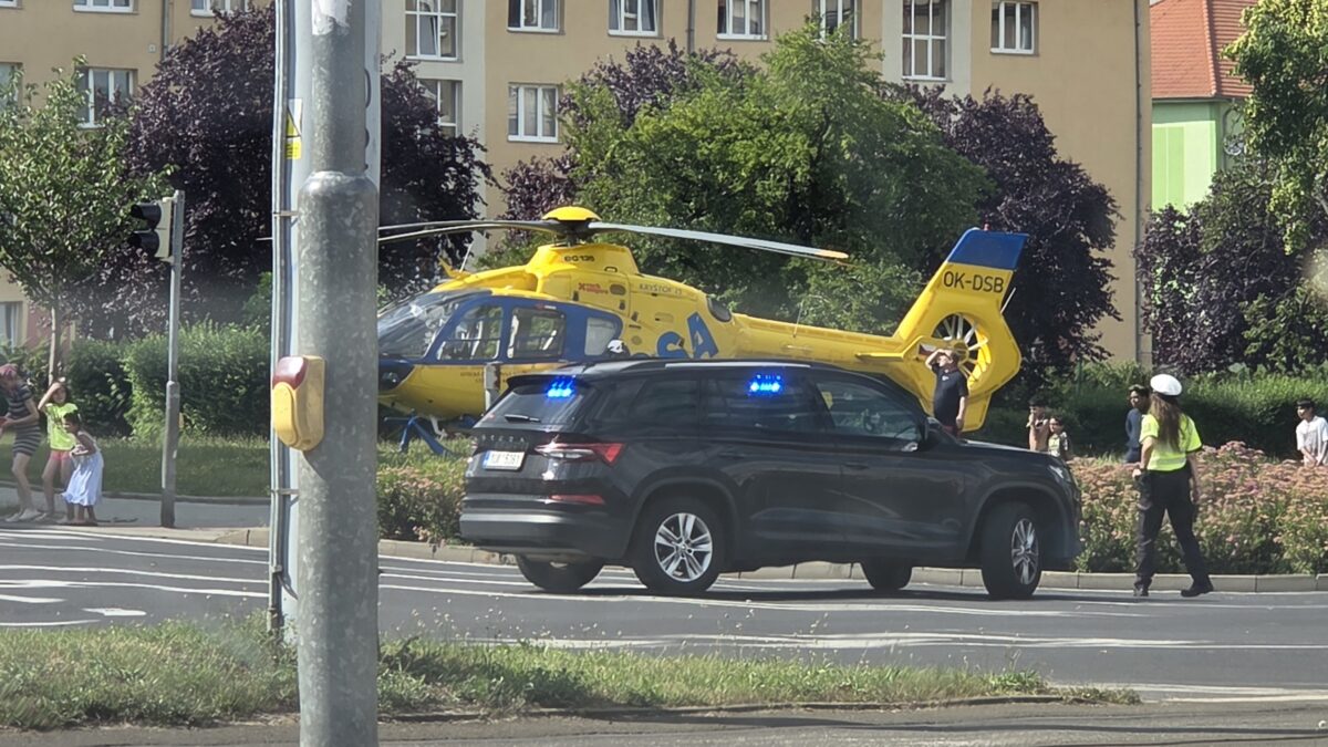 STALO SE: Drama v mosteckém hotelu Domino. Po útoku nožem letěl muž do nemocnice vrtulníkem