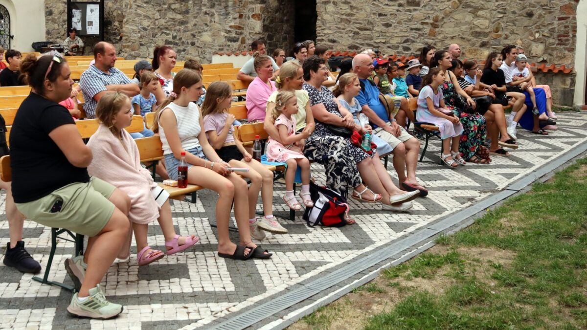 FOTO: Divadelní léto na Hněvíně láká na silný program. Nechybí Zlatovláska ani Sluha dvou pánů