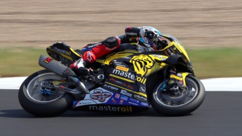 OBRAZEM: Na mosteckém autodromu burácely motocykly. Euro Moto nabídlo o horkém víkendu evropskou elitu i domácí jezdce
