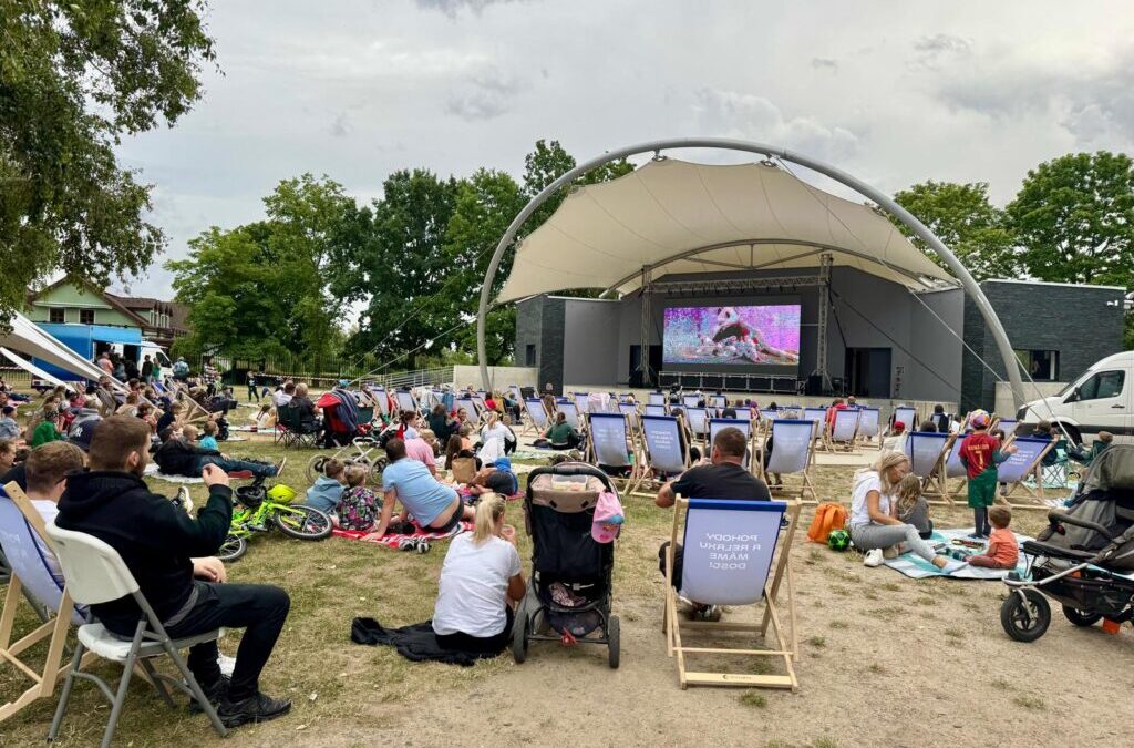 CHYSTÁ SE: Superpes Karlík i Šviháci. Letní kino na Benediktu láká na další promítací večer