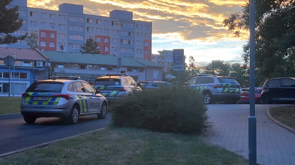STALO SE: V Javorové ulici zasahovala policie u pohřešovaného muže. Vyhrožoval sebepoškozením
