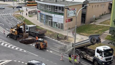 AKTUÁLNĚ: Oprava propadu vozovky uzavřela ulici J. Skupy