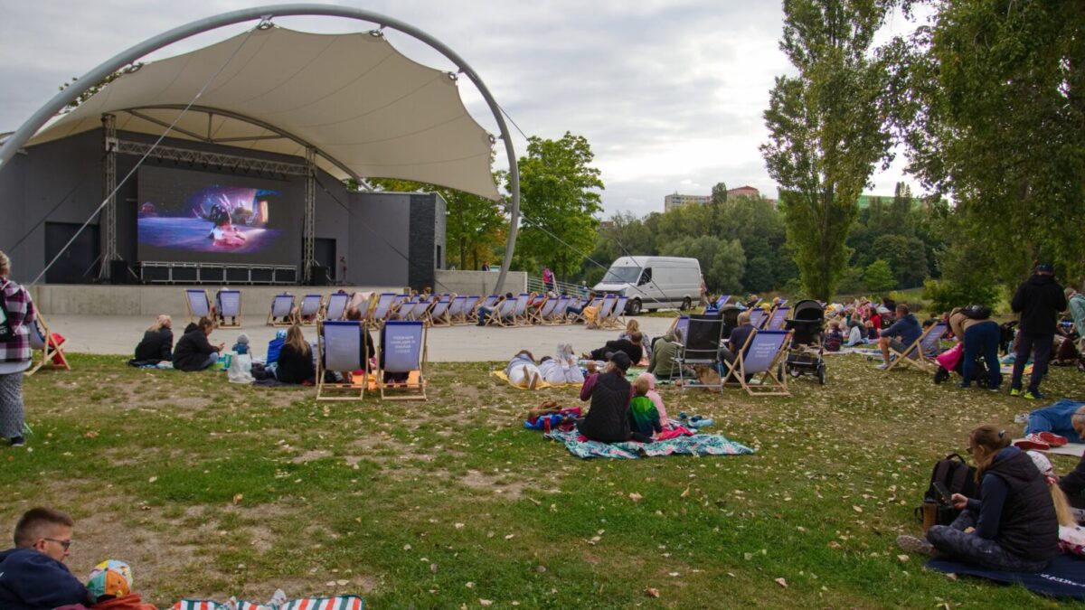 CHYSTÁ SE: Filmové léto v Mostě nekončí. Letní kino se stěhuje na Benedikt