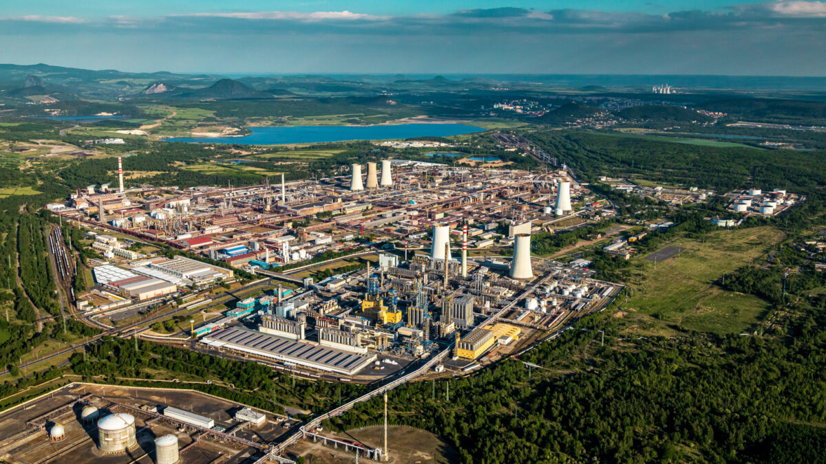 ZAJÍMAVOST: V litvínovské chemičce se bude nacvičovat únik nebezpečné látky. Provoz na silnici I/27 bude krátce omezen