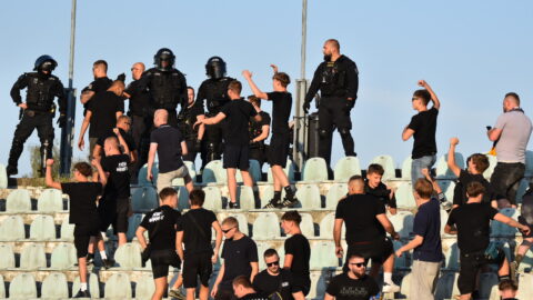 FOTBAL: Derby plné gólů i emocí. Most nasázel Teplicím pět branek. Mezi fanoušky zasahovali těžkooděnci