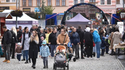 TIPY NA VÍKEND: Slavnost, svátek seniorů nebo hokej