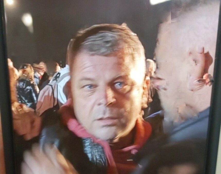 Policie vyšetřuje napadení na Mostecké slavnosti. Poznáte muže z fotografie?