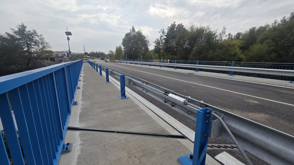 Konec dlouhé objížďky! Most v Dolním Jiřetíně začne znovu sloužit dopravě