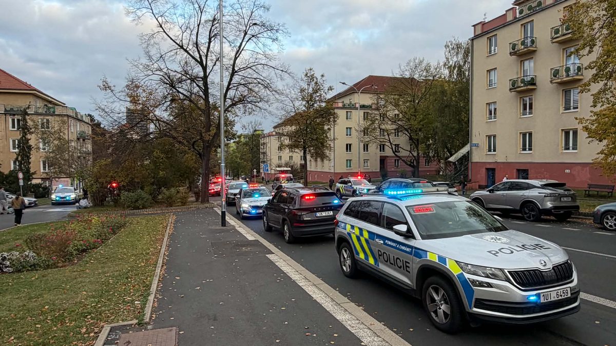 AKTUÁLNĚ: Nález podezřelého předmětu na Skupovce! Policie uzavřela okolí a na místo povolala pyrotechnika