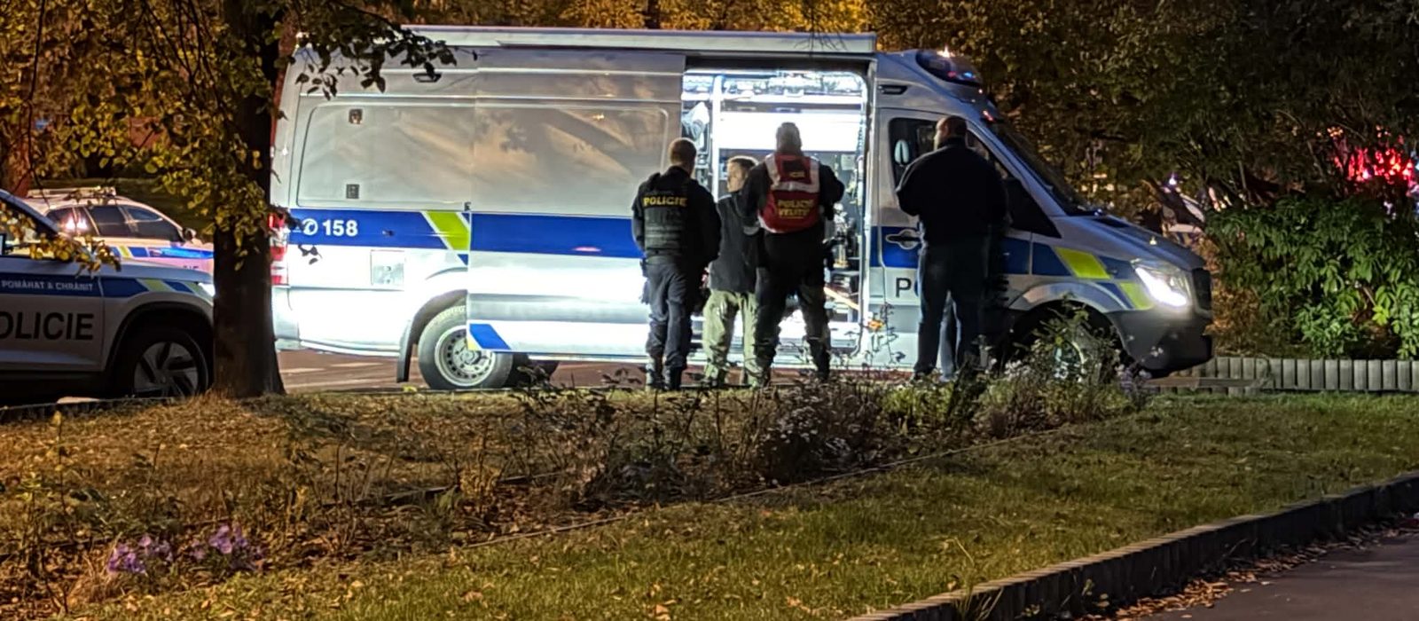 AKTUALIZUJEME: Podezřelý předmět v Mostě zaměstnal policisty i pyrotechnika. Nebezpečí se nakonec nepotvrdilo