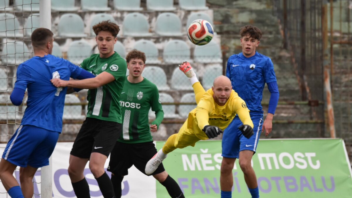 FOTBAL: Dvě branky během dvou minut! Mostečtí fotbalisté se s libereckou rezervou rozešli smírně