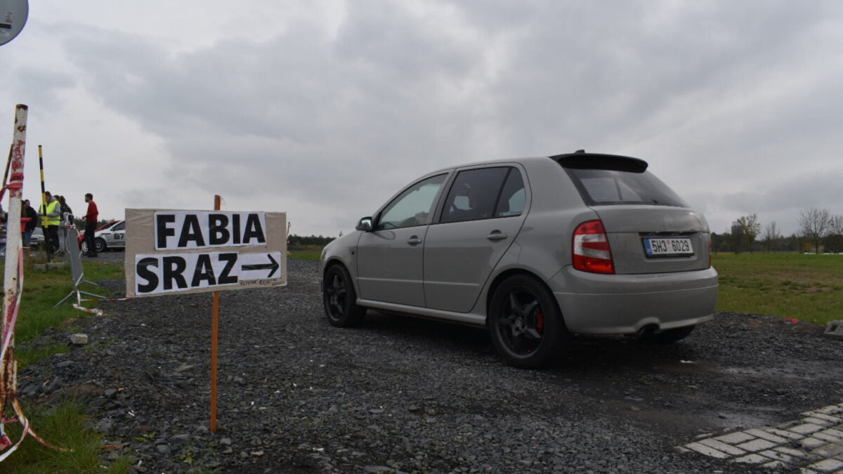 ZAJÍMAVOST: U jezera Most se sejdou milovníci vozů Škoda Fabia. Chybět nebudou soutěže ani poháry