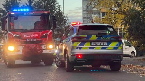 AKTUÁLNĚ: V Litvínově hoří výšková budova! Kvůli požáru policie uzavřela celou ulici