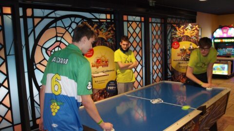 ZAJÍMAVOST: V Mostě se bude bojovat o tituly mistrů ČR v air-hockey a táhlovém hokeji