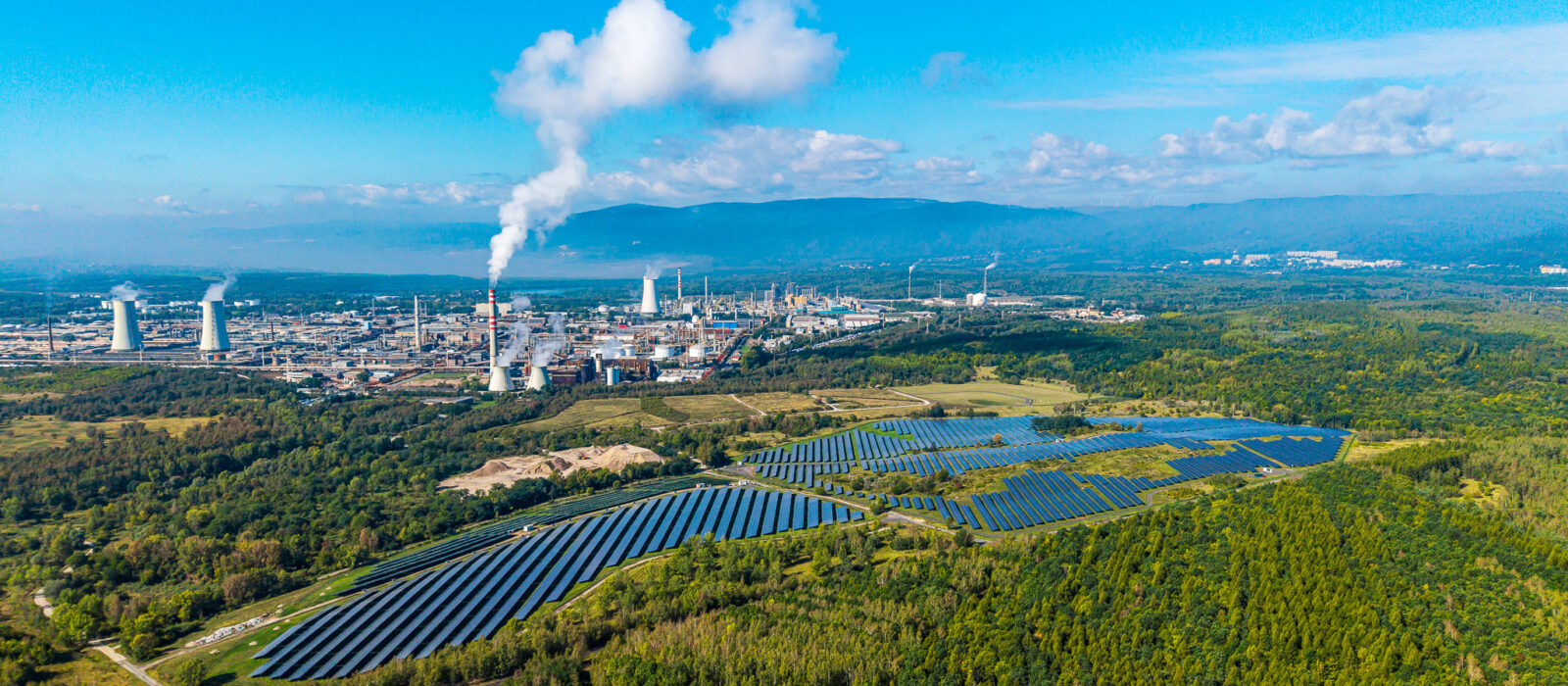 ORLEN Unipetrol a ČEZ ESCO podepsaly memorandum o spolupráci a uzavřely desetiletou dohodu o dodávkách elektřiny z nové fotovoltaické elektrárny u Litvínova